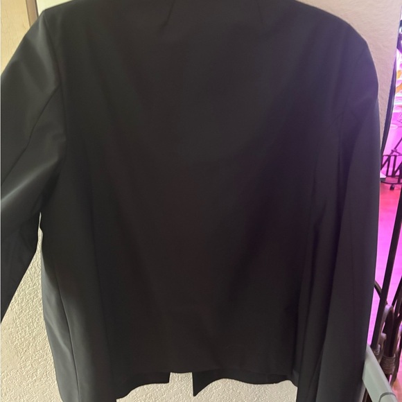 GSTQ Women's Black Cape Jacket - Picture 8 of 10
